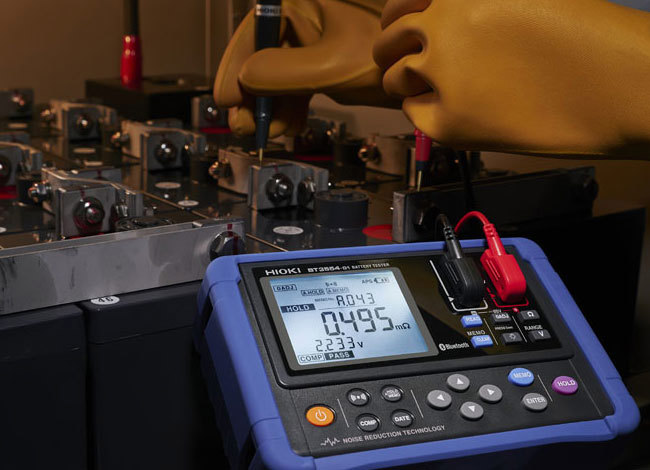 Item over HIOKI batterijtesters